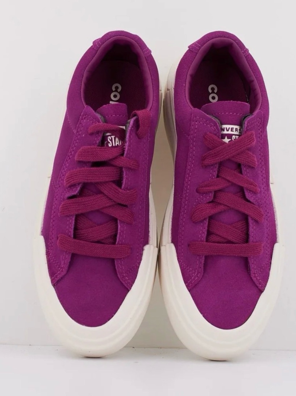 Converse Low Top sneakers in Vibrant Purple & White Platform